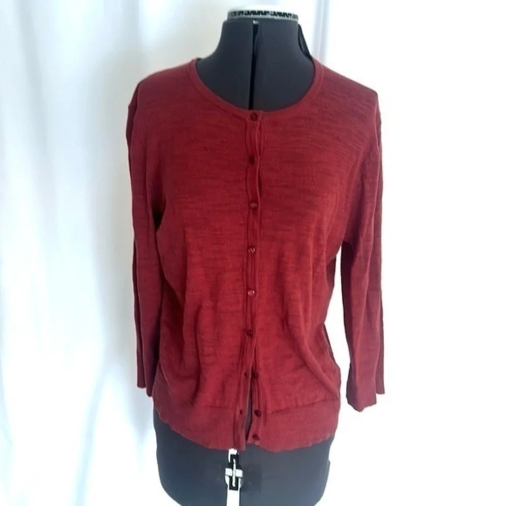 cable & gauge sweater burgundy rayon sweater size Large button up